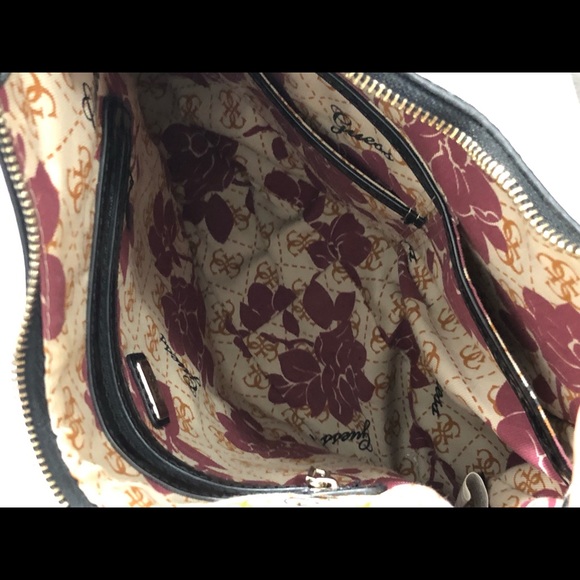 Never Worn Guess tote bags - Picture 6 of 7